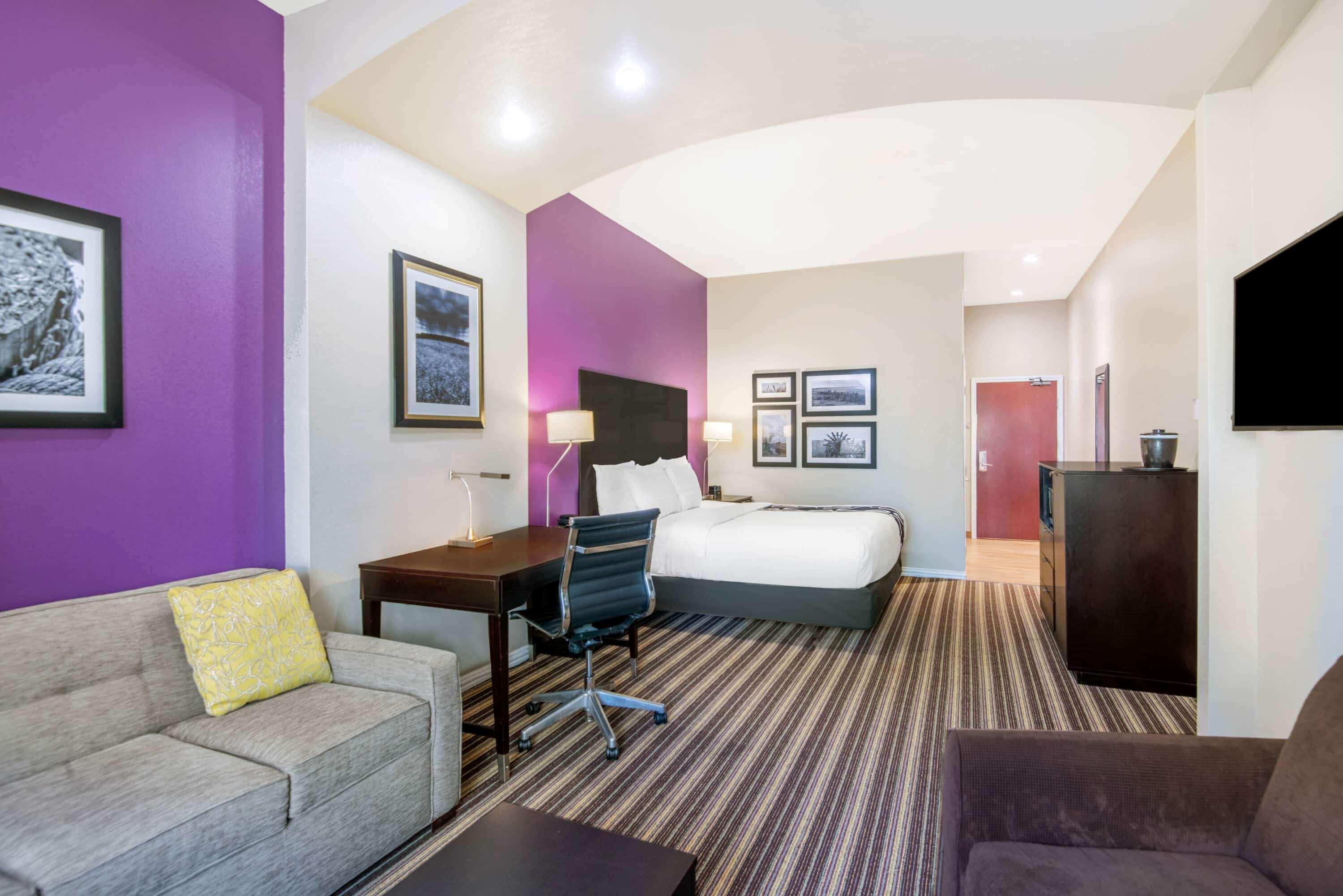 Express & - By Ihg Hotel 3*